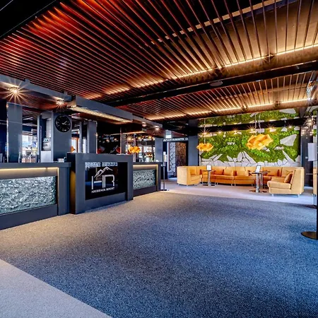 A205 Hrebienok Stary Smokovec With Garage アパート *